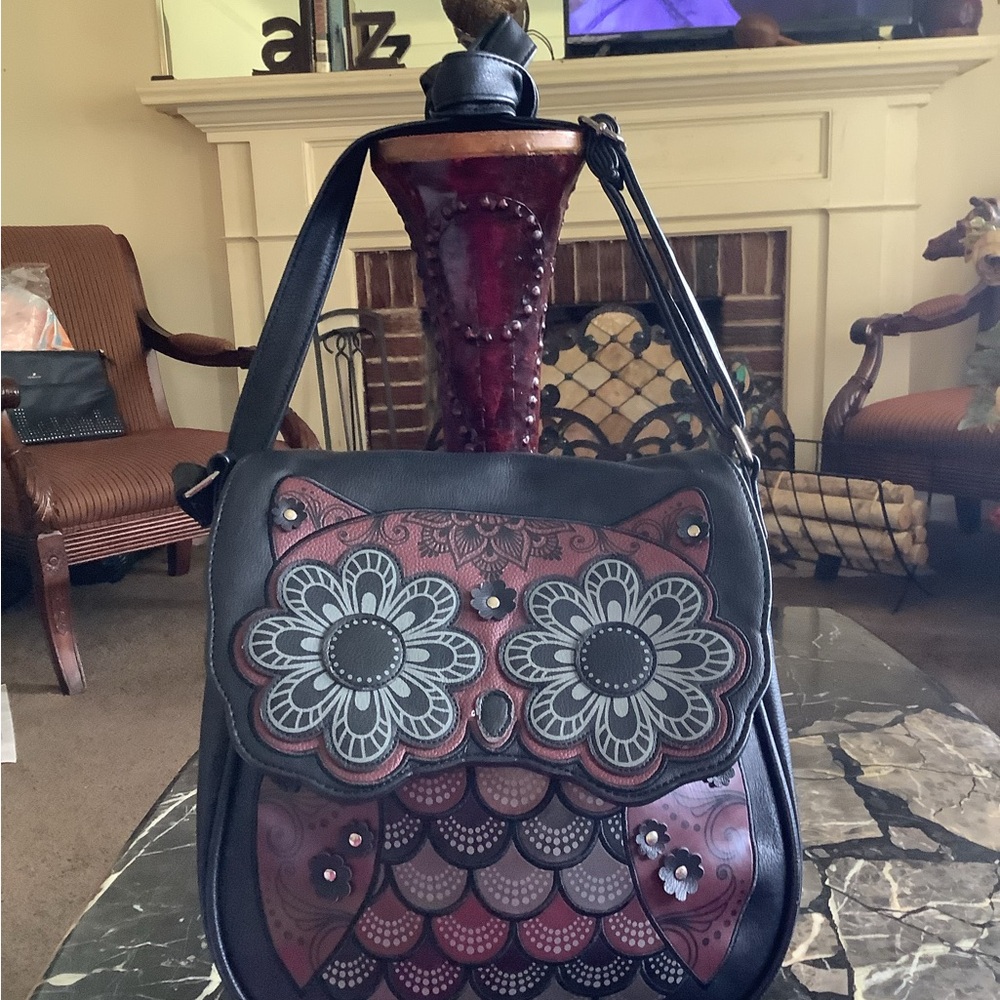 Loungefly large black vegan leather owl face shoulder bag 12x13